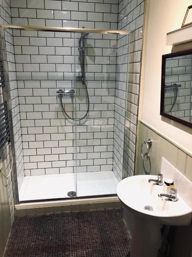 The Golden Pheasant Hotel Burford Extérieur photo