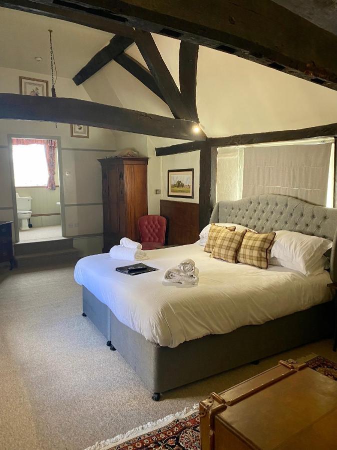 The Golden Pheasant Hotel Burford Extérieur photo