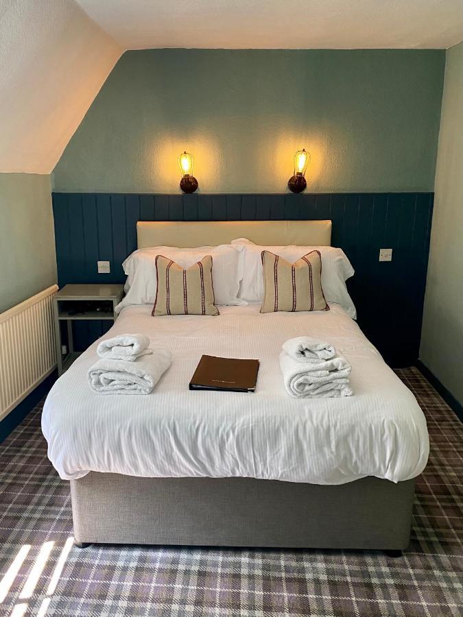 The Golden Pheasant Hotel Burford Extérieur photo