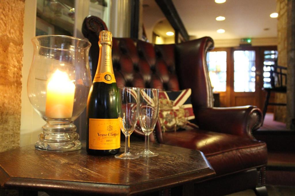 The Golden Pheasant Hotel Burford Extérieur photo