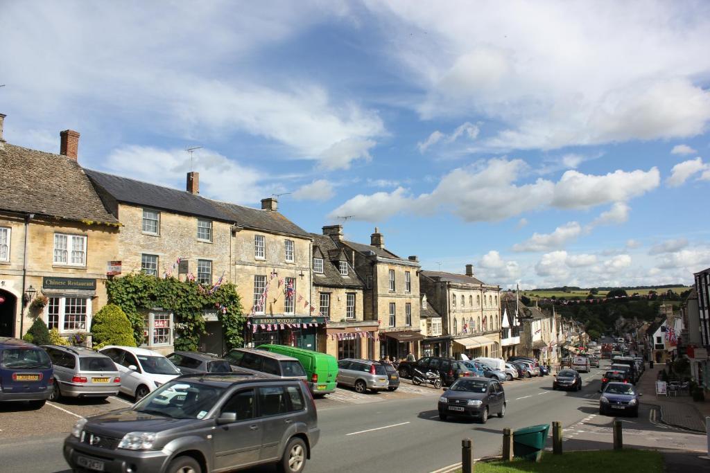The Golden Pheasant Hotel Burford Extérieur photo