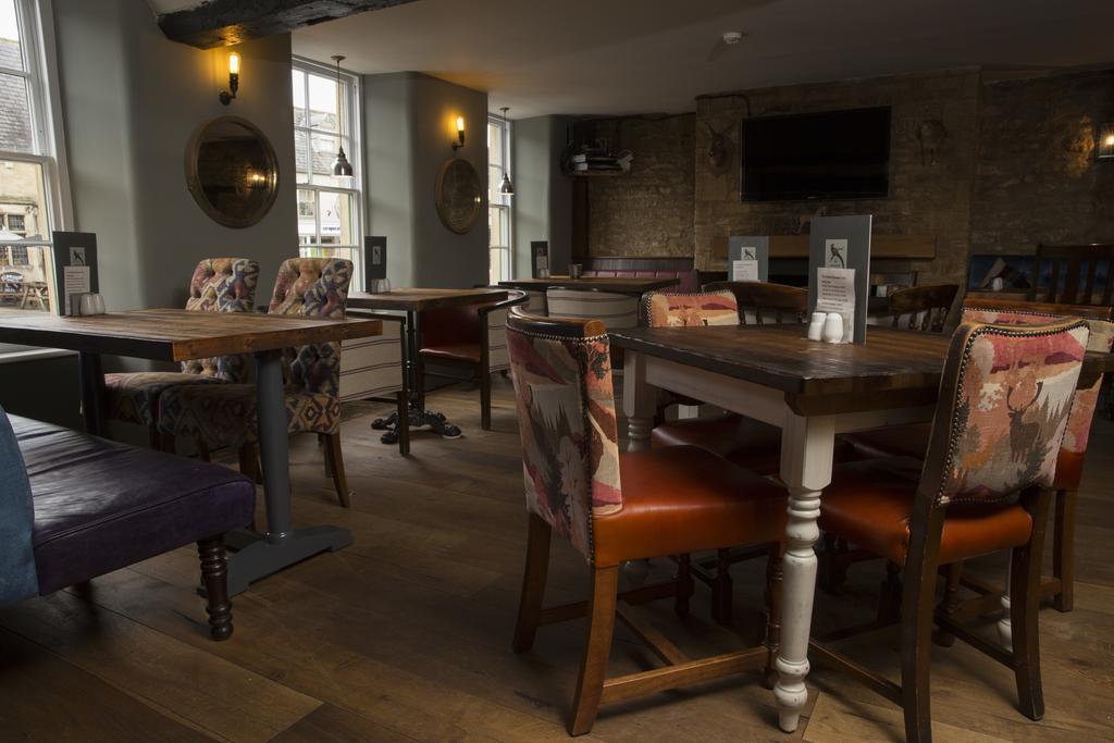 The Golden Pheasant Hotel Burford Extérieur photo
