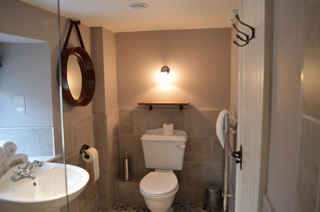 The Golden Pheasant Hotel Burford Extérieur photo