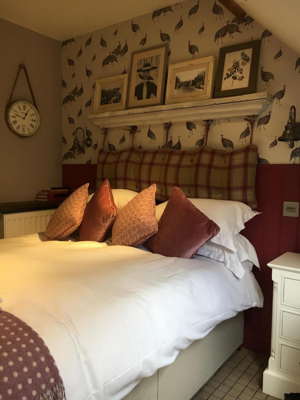 The Golden Pheasant Hotel Burford Extérieur photo