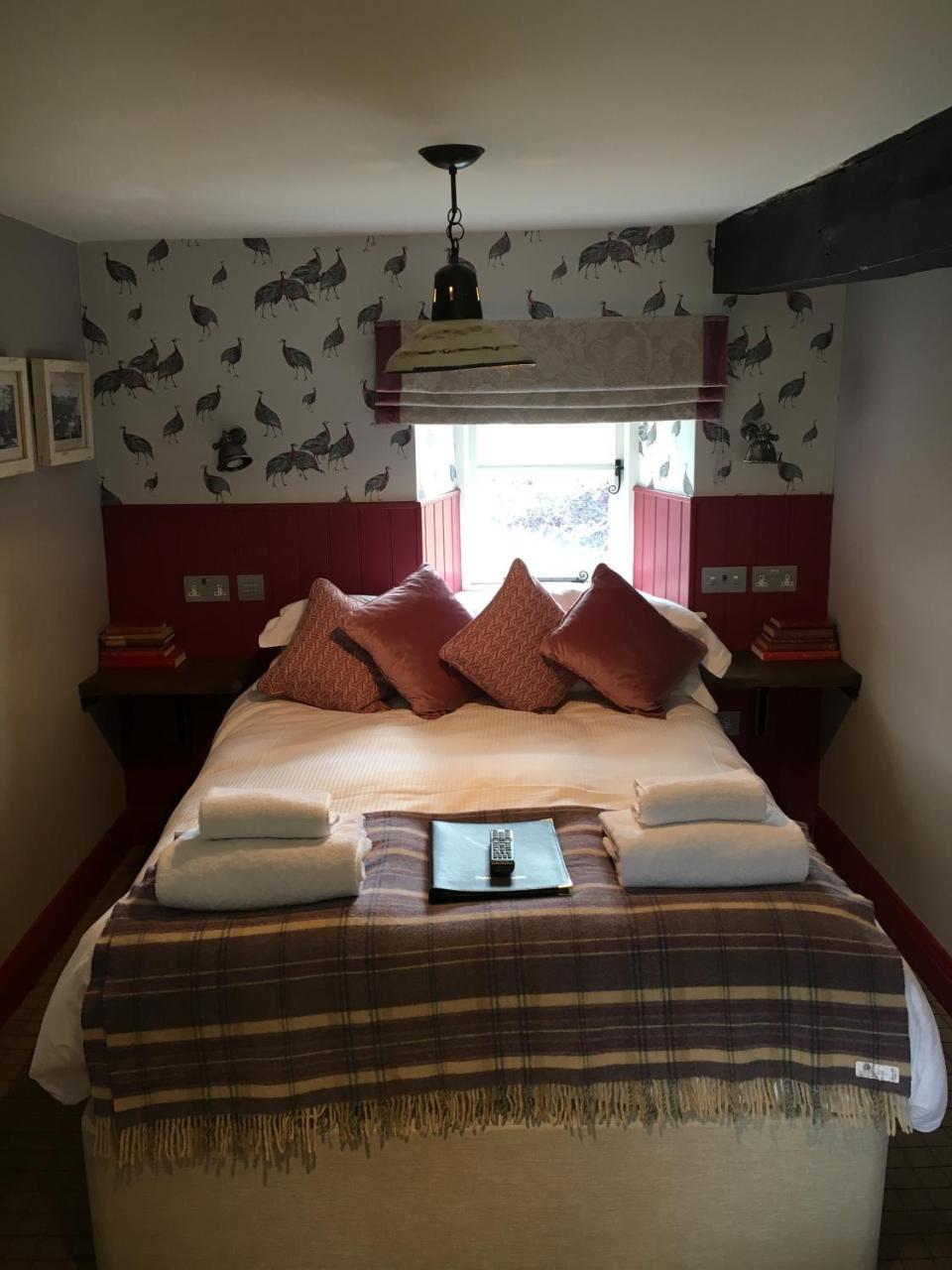 The Golden Pheasant Hotel Burford Extérieur photo