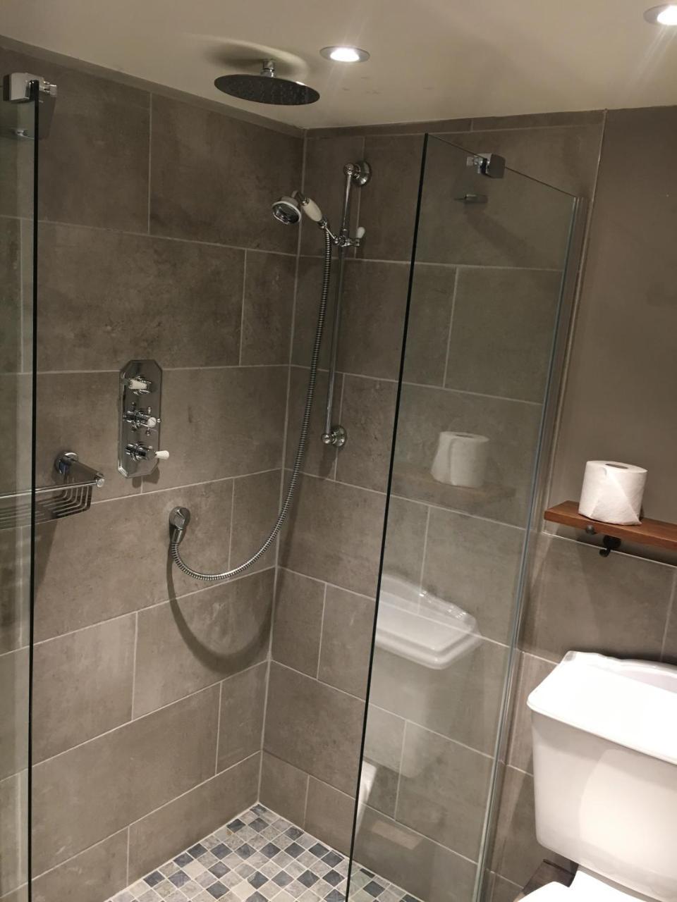 The Golden Pheasant Hotel Burford Extérieur photo